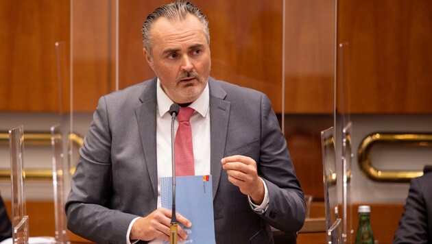 „Die Wirtschaft darf nicht ins Stocken geraten“, so Doskozil. (Bild: LMS)