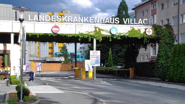 Beide am Unfall beteiligten Lenker wurden ins Landeskrankenhaus Villach eingeliefert. (Bild: Augstein)