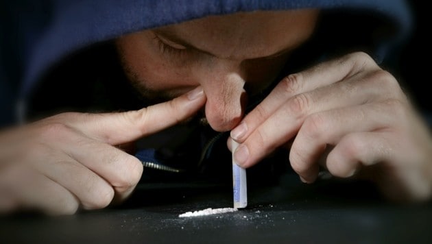 Es fing mit Kiffen und Alkohol an, dann konsumierte Leon auch Kokain (Symbolfoto). (Bild: stock.adobe.com)