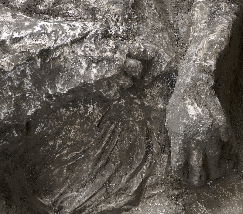 Detailaufnahme der Hände einer Leiche (Bild: Parco Archeologico di Pompei via AP)