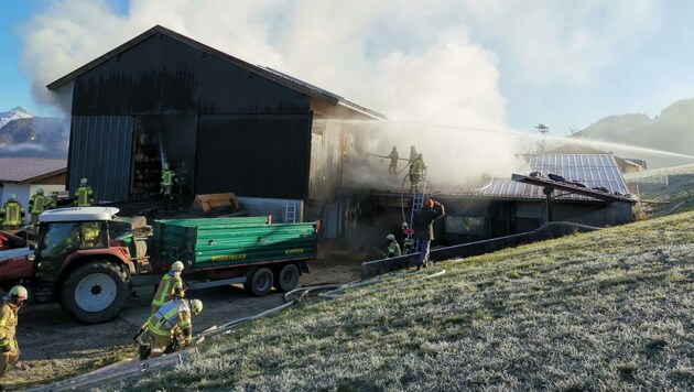 Brand bei Bauernhof in Walchsee (Bild: zoom.tirol)