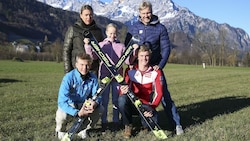 Sportliche Familie: Atle Skaardal und Karin Köllerer mit den Kindern Fredrik, Silvie und Niklas (von li.). (Bild: Andreas Tröster )