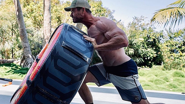 Chris Hemsworth zeigte auf Instagram seine unglaublichen Muskelberge. (Bild: instagram.com/chrishemsworth)