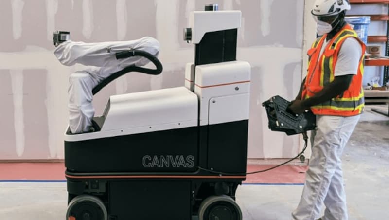 Der Trockenbau-Roboter von Canvas soll auf Baustellen Rigips-Wände finalisieren. Außer in den Ecken kann er das bereits ziemlich gut. (Bild: Canvas.build)