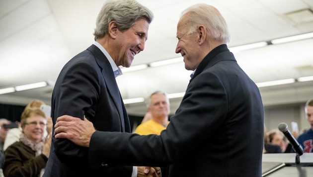 John Kerry und Joe Biden (Bild: AP)