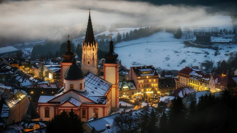 „Shopping-Center“ sind in den letzten Jahrzehnten zu den neuen Pilgerstätten geworden. Dabei hat unser Land zur Weihnachtszeit so viel mehr zu bieten. (Bild: mariazellerland-blog.at)