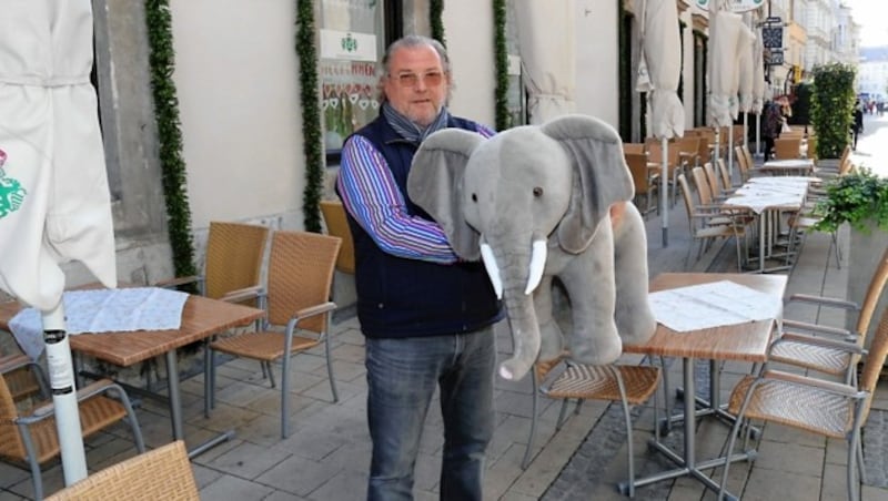 Jörg Leitner von der Welscher Stub’n in der Grazer Innenstadt hat keine Hoffnung, den Dezember retten zu können. (Bild: Christian Jauschowetz)