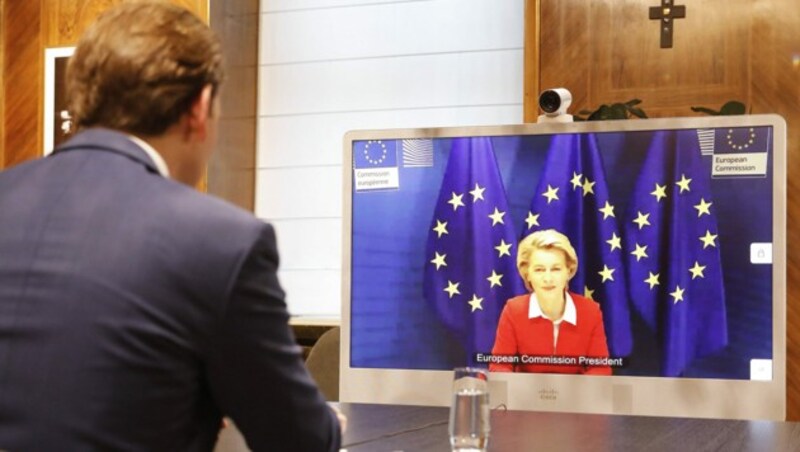 Kommissionspräsidentin von der Leyen während der Videokonferenz mit Sebastian Kurz. (Bild: APA/Bundeskanzleramt/Dragan Tatic)