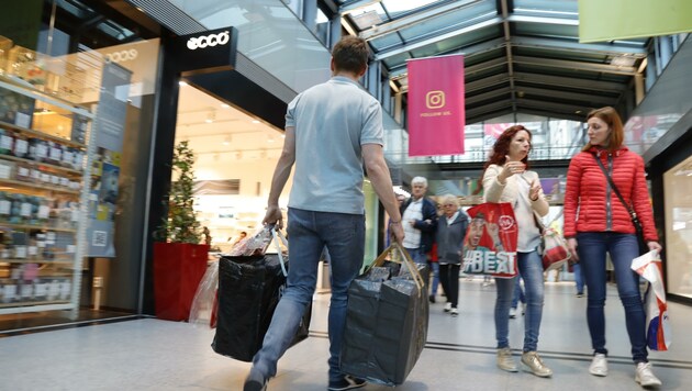 Shoppen und einkaufen an Sonntagen – davon will die Mehrheit der Tiroler nichts wissen. (Bild: Birbaumer Christof)