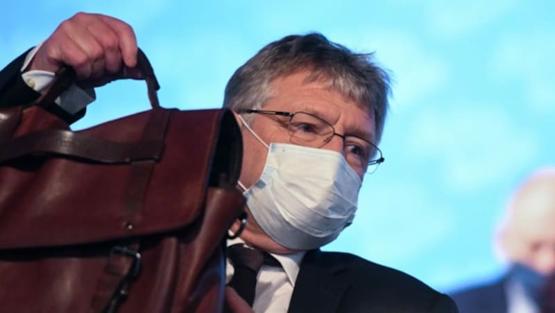 Meuthen packt die Koffer, will aber im Europaparlament weitermachen. (Bild: AFP)