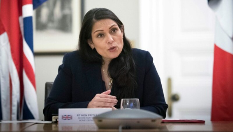 Die britische Innenministerin Priti Patel (Bild: AP)