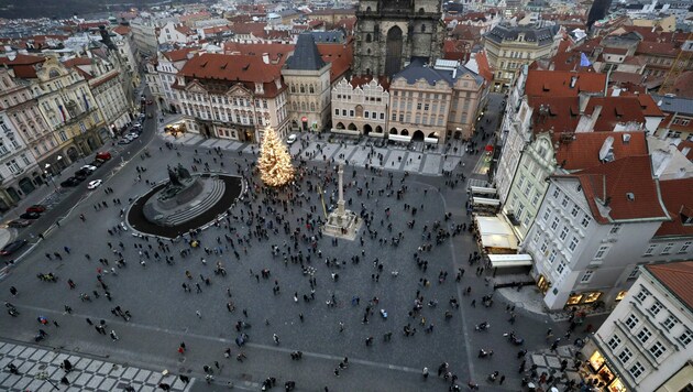 Der Hauptplatz in der Prager Altstadt (Bild: AP)