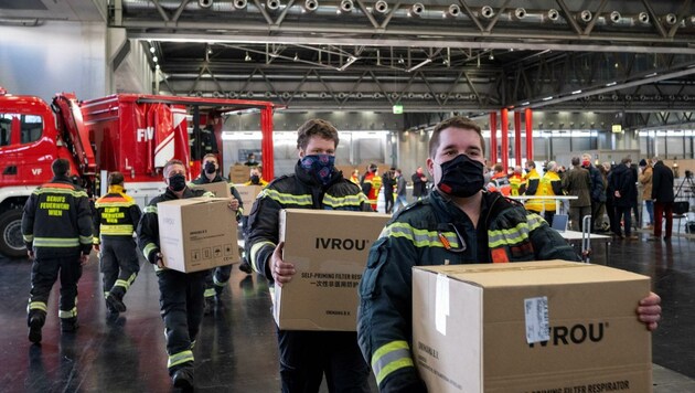 Die letzten Vorbereitungen für den Start der Massentests. (Bild: SEPA.Media | Martin Juen)