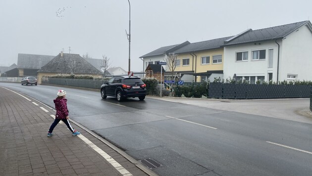 In Lendorf fehlt ein sicherer Übergang für Fußgänger (Bild: Elisa Aschbacher)