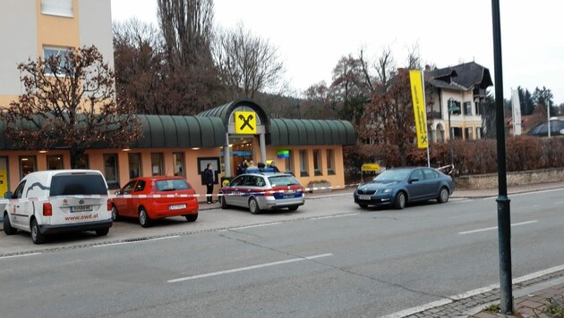 Die Raiffeisenbank in Krumpendorf wurde Dienstag von einem Unbekannten überfallen. (Bild: Hermann Sobe)