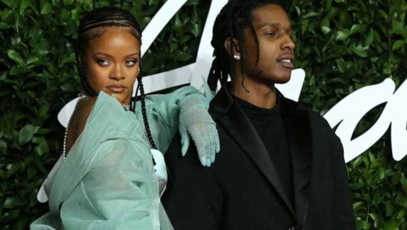 Rihanna und Asap Rocky Anfang 2020 auf einem roten Teppich in New York (Bild: AFP)