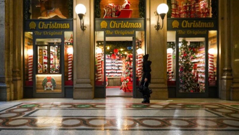 Eine Einkaufsstraße in Rom (Bild: The Associated Press)