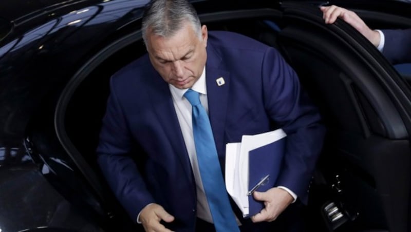 Der ungarische Premier Viktor Orban besteht weiter auf seinem Veto. (Bild: AP)