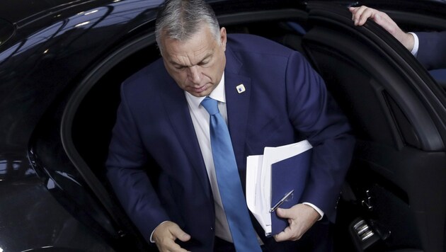 Der ungarische Premier Viktor Orban besteht weiter auf seinem Veto. (Bild: AP)