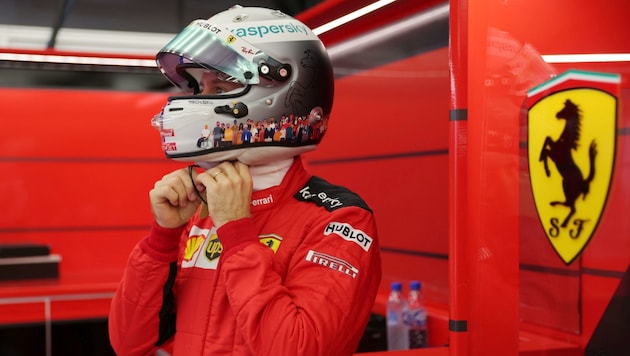 Sebastian Vettel verlost seinen Helm für eine gute Sache. (Bild: HANDOUT)