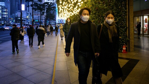 Die Behörden in Seoul reagierten sofort auf die Neuinfektionen und führten eine Sperrstunde ab 21 Uhr ein. (Bild: AFP)
