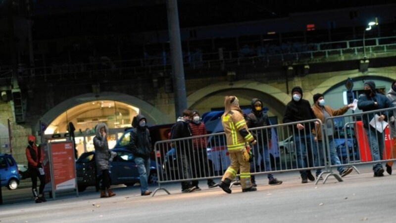 In Innsbruck wird bei der Messehalle getestet. (Bild: zeitungsfoto.at)