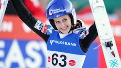 Eva Pinkelnig durfte in Innsbruck über den Staatsmeistertitel auf der Großschanze jubeln. (Bild: APA/GEORG HOCHMUTH)