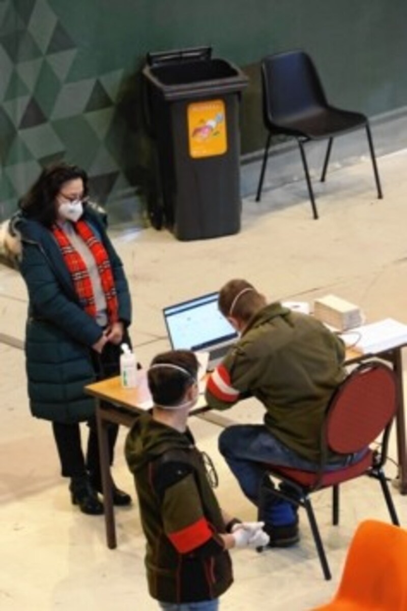 Krone“-Redakteurin Martina Münzer war mit Tochter Patricia in der Stadthalle. (Bild: Tomschi Peter)