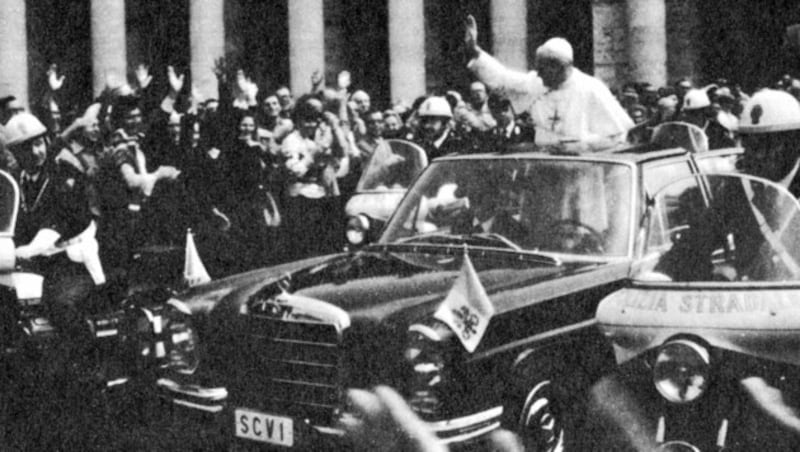 Auch der Papst fuhr Mercedes S-Klasse - in der Landaulet-Variante (Bild: Daimler)