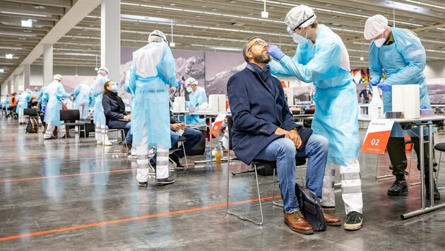 Massentest in Tirol Anfang Dezember (Bild: APA/EXPA/Johann Groder)