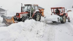 Schneesituation und Straßensperre in Kals am Großglockner (Bild: APA/EXPA/JOHANN GRODER)