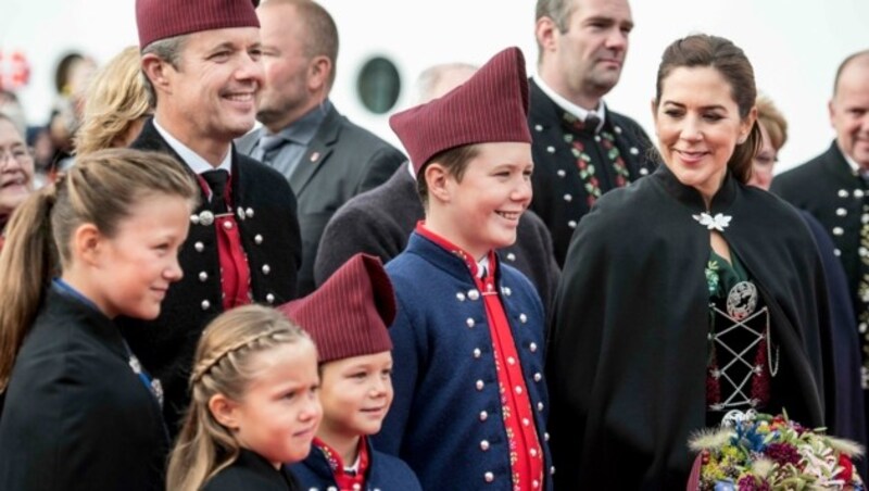 Kronprinz Frederik mit seiner Gattin Mary und den Kindern Isabella, Josephine, Vincent und Christian (Bild: AFP)