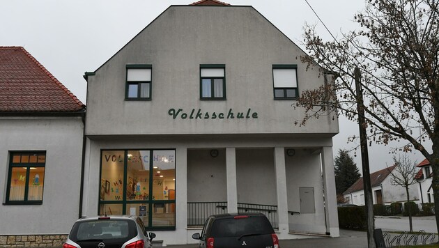 Die Volksschule in Stotzing (Bild: Huber Patrick)