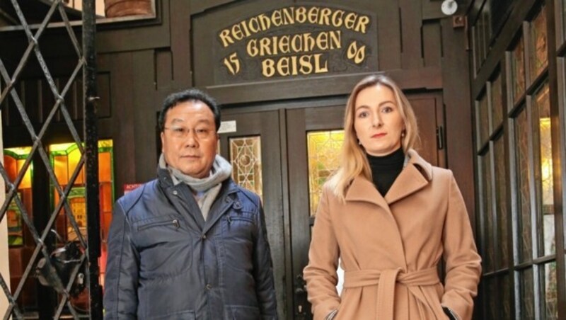 Geschäftsführerin Magda Wröbel und Miteigentümer Anshen Chen (Bild: Peter Tomschi)