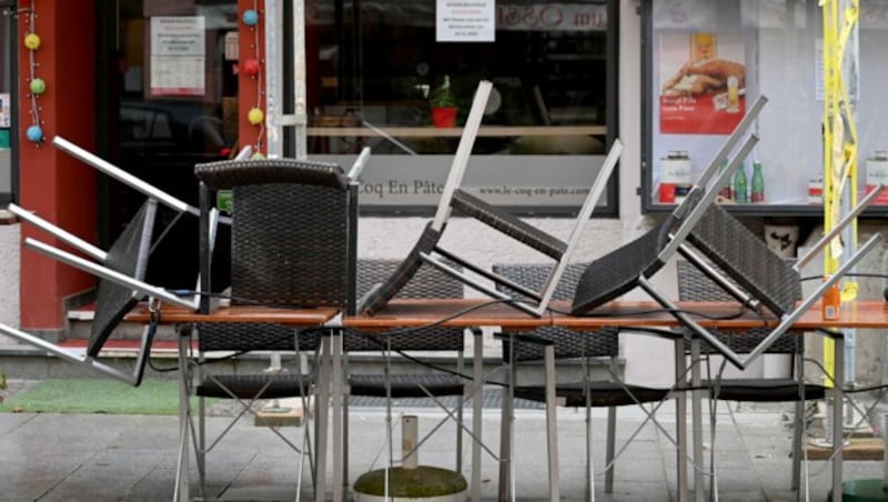 Von Lockdown zu Lockdown hieß es für die österreichischen Gastronomen bisher: Bitte warten (Bild: APA/Barbara Gindl)