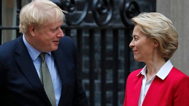 Der britische Premier Boris Johnson wird am Abend mit EU-Kommissionspräsidentin Ursula von der Leyen zusammentreffen, um über offene Brexit-Fragen zu sprechen. (Bild: AFP )