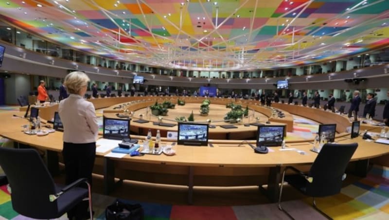 Der EU-Gipfel in Brüssel beschäftigte sich am Donnerstag mit vielen Baustellen. (Bild: AP/OLIVIER MATTHYS)