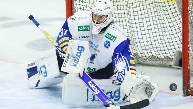 VSV-Goalie Kristers Gudlevskis wird durch Jakub Sedlacek ersetzt. (Bild: GEPA)