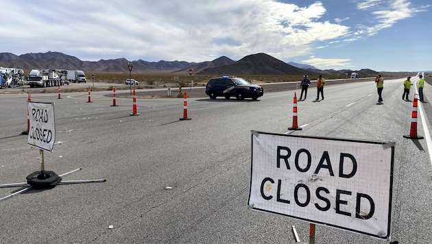 Der Highway 95 musste nach dem Unfalldrama gesperrt werden. (Bild: AP)