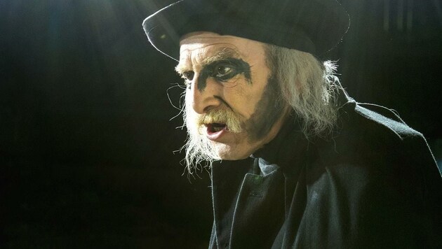 Adi Peichl als „Boandlkramer“ im „Brandner Kaspar“ (Bild: Guenter Jagoutz . www.jagoutz.at)
