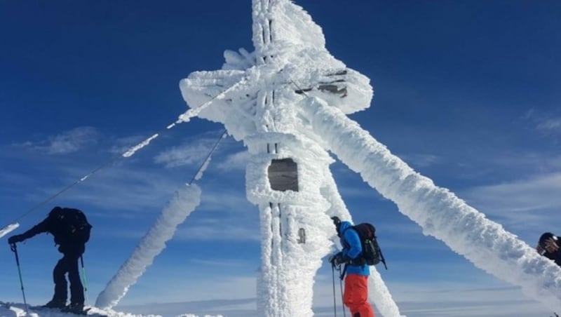 „Krone“-Leser Stephan Willmes mit einem herrlichen Gipfelfoto - aufgenommen am Samstag auf dem Speiereck im Lungau.
 (Bild: Stefan Wilmes)