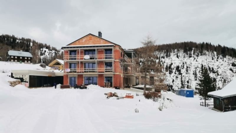 Die Apartments auf der Aflenzer Bürgeralm sollen Ende 2021 fertig werden. (Bild: J. Karelly)