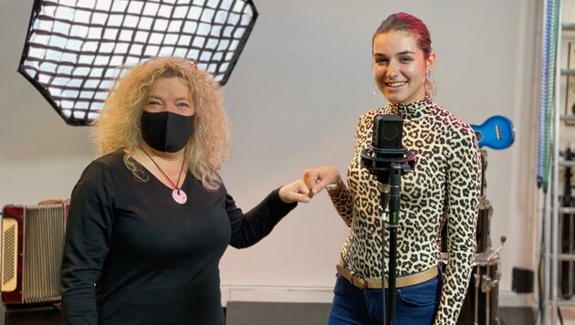 Anja Glüsing (links), Initiatorin von „Kärntens Stimme“, mit Kandidatin Chiara Szolderits. (Bild: Glüsing Event GesbR)