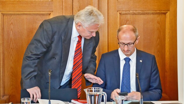 Verfahrensrichter Böhler (links) mit dem Vorsitzenden Anton Mattle. (Bild: Christof Birbaumer Kronenzeitung)