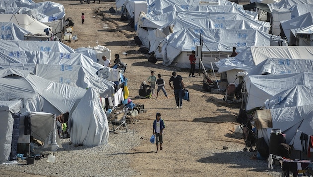 Das Flüchtlingscamp Kara Tepe auf Lesbos (Bild: AP)