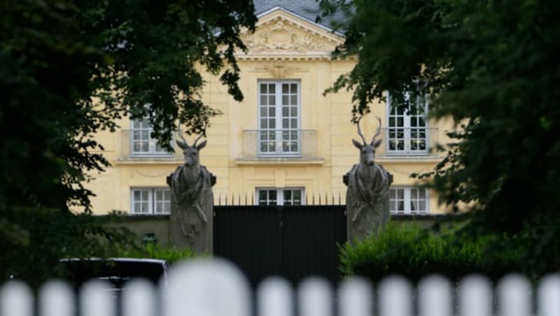 Im Jagdschloss La Lanterne befindet sich Präsident Macron in Quarantäne. (Bild: AFP)