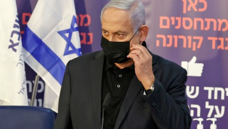Netanyahu muss sich derzeit in einem Korrptionsprozess verantworten - zudem wird ihm erneut das Scheitern der Koalition vorgeworfen. (Bild: AFP)