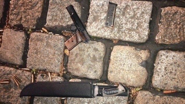 Diese Pistole übergab der angeklagte Slowene einem Helfer des Wiener Attentäters. (Bild: LPD Wien)