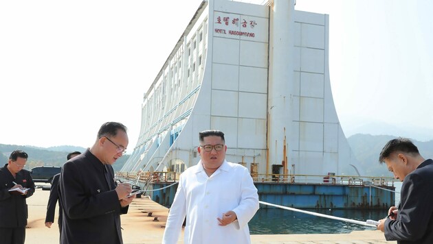 Die alte Ferienanlage am Kumgang-Berg im Diamantgebirge bezeichnete Diktator Kim Jong Un als „schäbig“. (Bild: AFP)