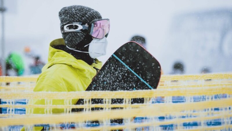 Die Skilifte hatten im vergangenen Winter zwar offen, doch galten Beförderungsbeschränkungen. Lokale und Hotels mussten zubleiben. (Bild: APA/EXPA/JFK)